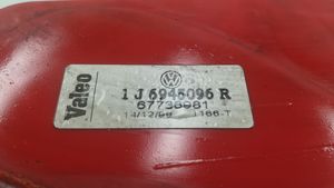 Volkswagen Golf IV Lampy tylne / Komplet 1J6945096R