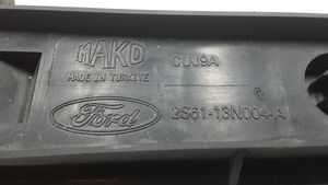 Ford Fiesta Galinis žibintas kėbule 2S6113N004A