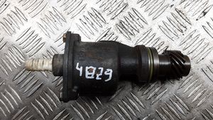 Volkswagen PASSAT B5 Alipainepumppu 028204A