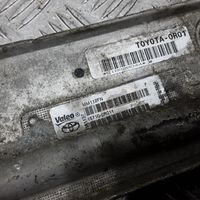 Toyota Avensis T270 Eļļas filtra turētājs / dzesētājs 1570R011