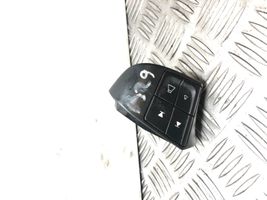 Volvo S40 Steering wheel buttons/switches 30739641