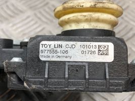 Toyota Avensis T270 Priekinis varikliukas langų pakėlėjo 961919100