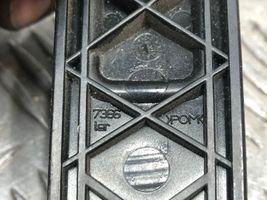 Peugeot 307 Korbka szyby drzwi tylnych 7366