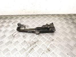 Volkswagen Golf V EGR-venttiilin/lauhduttimen kiinnike 03G131159