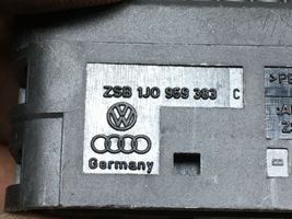 Volkswagen Jetta V Galinių durų instaliacija 1K0959843C