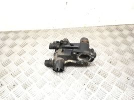 Volkswagen Golf V Boîtier de thermostat / thermostat 03212111