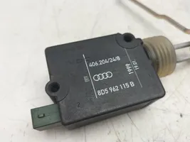 Audi A4 S4 B5 8D Siłownik zamka tylnej klapy bagażnika 8D5962115B