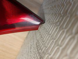 Toyota RAV 4 (XA40) Lampy tylnej klapy bagażnika 