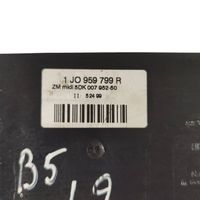 Audi A4 S4 B5 8D Comfort/convenience module 1J0959799R