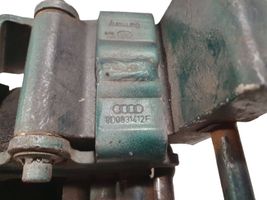 Audi A4 S4 B5 8D Zawias dolny drzwi przednich 8D0831412F