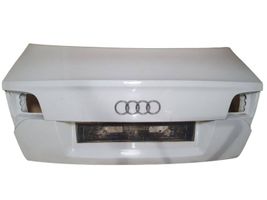 Audi A4 S4 B7 8E 8H Takaluukun/tavaratilan kansi 8E5827755C