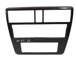 Audi A4 S4 B5 8D Panelės apdailos skydas (centrinis) 