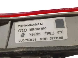 Audi A4 S4 B7 8E 8H Galinis žibintas dangtyje 8E9945093