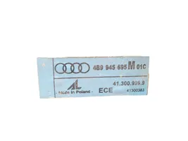 Audi A6 Allroad C5 Takaluukun rekisterikilven valon palkki 4B9945695M