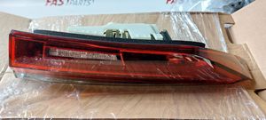 BMW M4 G82 G83 Lampy tylnej klapy bagażnika 63217477610