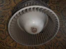 Mitsubishi Galant Pečiuko ventiliatorius/ putikas 194000