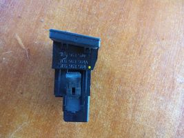 Volkswagen Touareg I Seat heating switch 7L6963570B