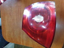 Volkswagen Golf V Lampa tylna 1K6945095E