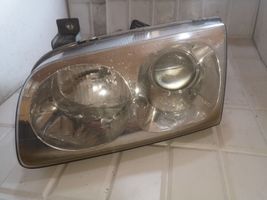 Hyundai Trajet Lampa przednia 9591