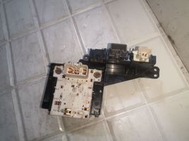 Toyota Yaris Przycisk świateł awaryjnych 758294