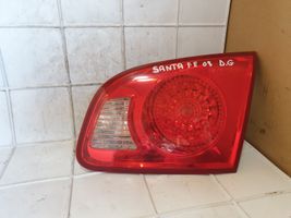 Hyundai Santa Fe Lampy tylnej klapy bagażnika 924062B000