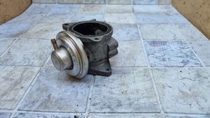 Volkswagen Touran I EGR valve 038131501AF