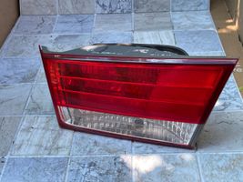 Hyundai Sonata Lampy tylnej klapy bagażnika 924043K0