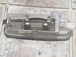 Audi A6 S6 C5 4B Luz interna puerta delantera 8L0947105A