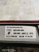 Audi A4 S4 B7 8E 8H Lampy tylnej klapy bagażnika 8E9945094