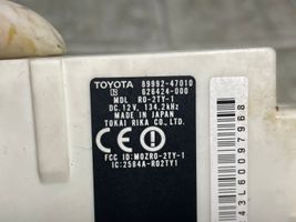 Toyota Prius (XW20) Oven keskuslukituksen ohjausyksikön moduuli 8999247010