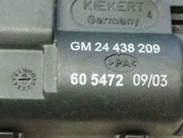 Opel Signum Siłowniki klapki wlewu paliwa 24438209