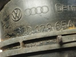 Volkswagen Tiguan Parte del condotto di aspirazione dell'aria 3C0129654