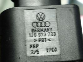 Audi A2 Czujnik pozycji wału rozrządu 1J0973723