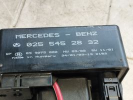 Mercedes-Benz Vaneo W414 Przekaźnik / Modul układu ogrzewania wstępnego 0255452832