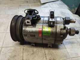 Volkswagen PASSAT B5 Air conditioning (A/C) compressor (pump) 8D0260805D