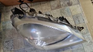 Mercedes-Benz Vaneo W414 Lampa przednia 0301189202