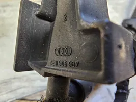 Audi A6 S6 C5 4B Ugello a spruzzo lavavetri per parabrezza 4B0955987