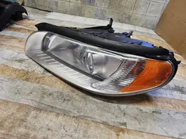 Volvo S80 Lampa przednia 31214347