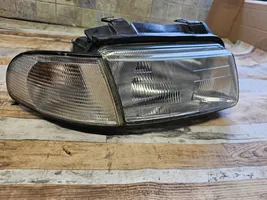 Audi A4 S4 B5 8D Lampa przednia 205109B