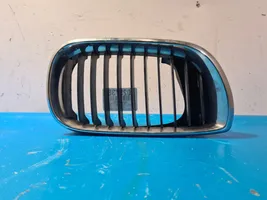 BMW X3 E83 Grille de calandre avant 7030550