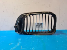 BMW X3 E83 Grille de calandre avant 7030550