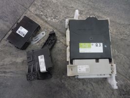 Toyota Yaris Kit centralina motore ECU e serratura 896610DF10