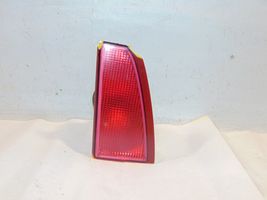 Nissan Primera Lampy tylnej klapy bagażnika 26545AU800