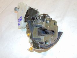 Nissan Primera Cerradura de puerta trasera 8250386J15