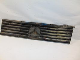 Mercedes-Benz 100 W631 Grille calandre supérieure de pare-chocs avant A6317510218