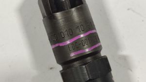 Mercedes-Benz E W210 Injecteur de carburant A0000101051