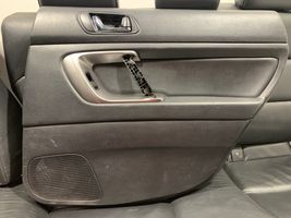 Subaru Outback Istuimien ja ovien verhoilusarja 