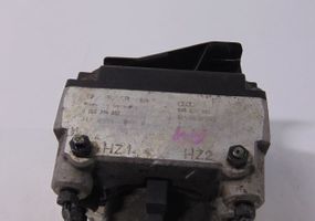 Audi A4 S4 B5 8D ABS-pumppu 8D0614111A