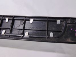 Toyota Camry VIII XV70  Etuoven kynnyksen suojalista 6791206200