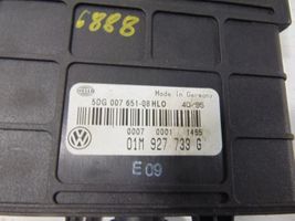 Volkswagen Golf III Module de contrôle de boîte de vitesses ECU 01M927733G